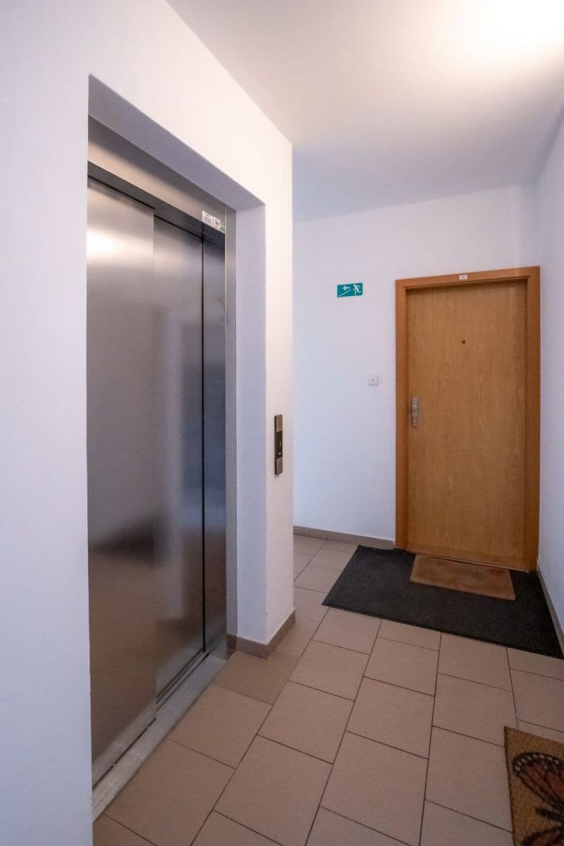 1 bedroom with open-plan kitchen flat to rent, 55 m², Braunerova, Prague, Prague 1 bedroom with open-plan kitchen flat to rent, 55 m², Braunerova, Prague, Prague
