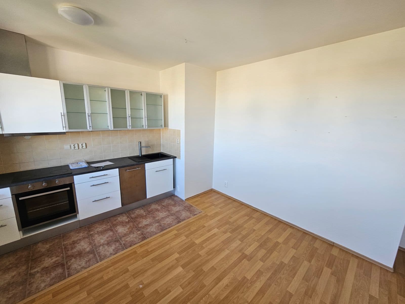 1 bedroom with open-plan kitchen flat to rent, 50 m², Tupolevova, Prague, Prague 1 bedroom with open-plan kitchen flat to rent, 50 m², Tupolevova, Prague, Prague