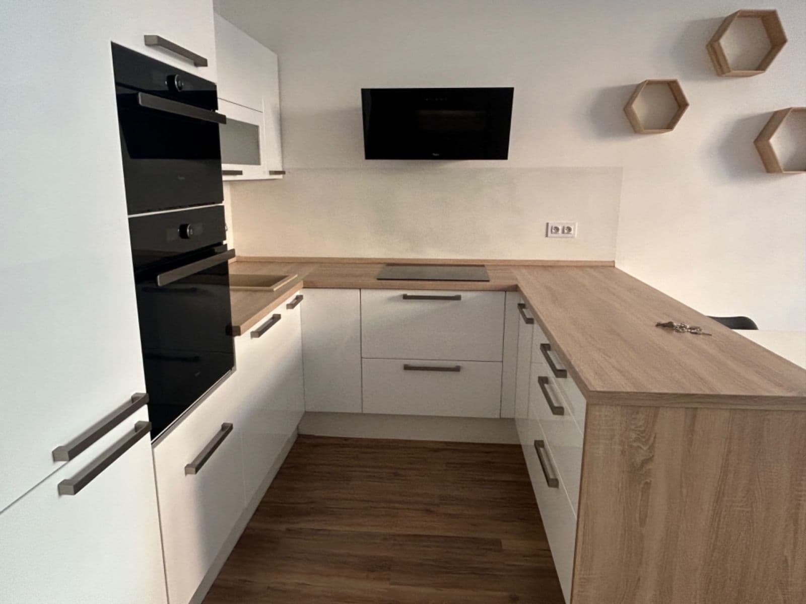 1 bedroom with open-plan kitchen flat to rent, 59 m², Havlíčkova, Pardubice, Pardubický Region 1 bedroom with open-plan kitchen flat to rent, 59 m², Havlíčkova, Pardubice, Pardubický Region