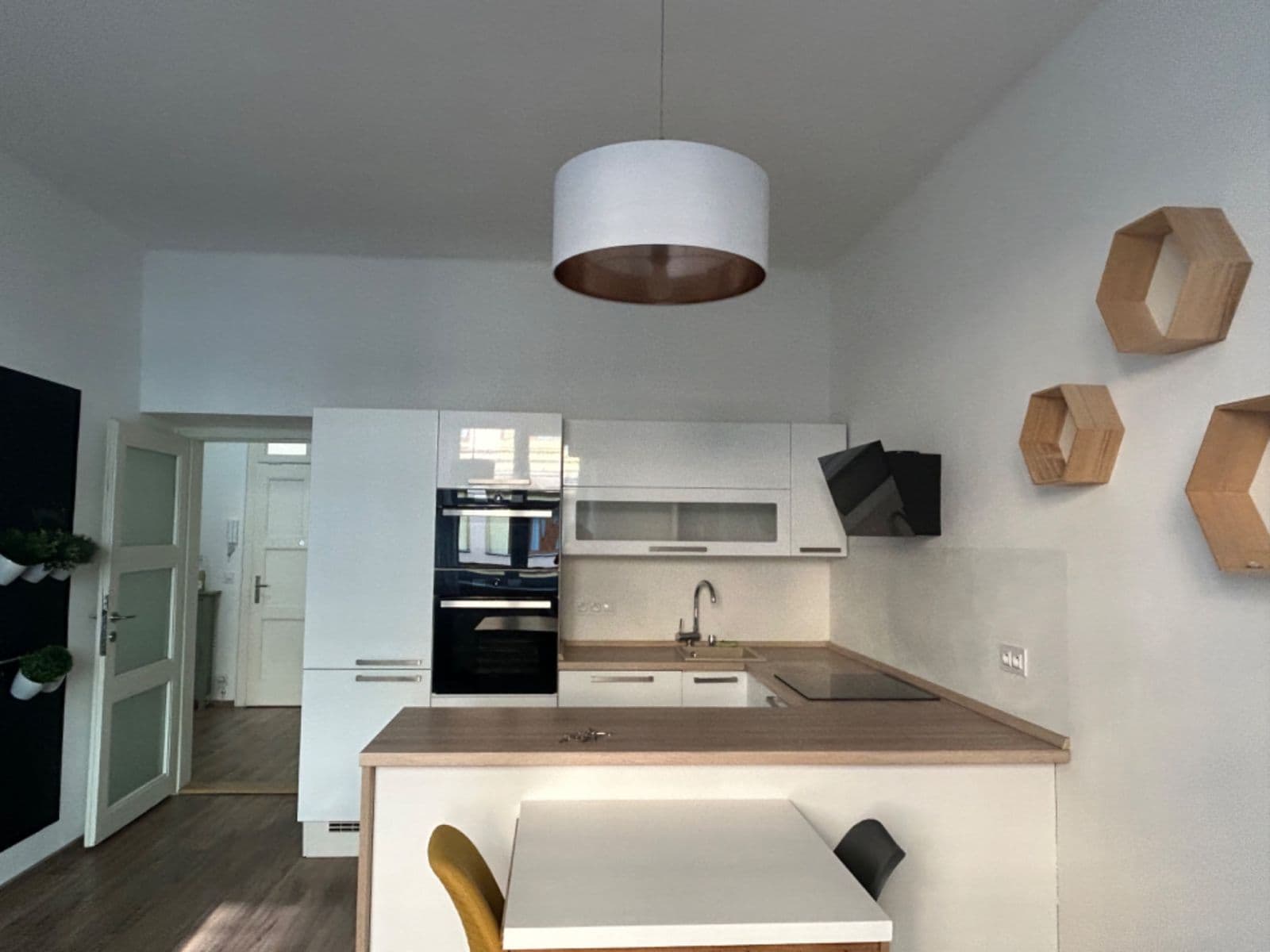 1 bedroom with open-plan kitchen flat to rent, 59 m², Havlíčkova, Pardubice, Pardubický Region 1 bedroom with open-plan kitchen flat to rent, 59 m², Havlíčkova, Pardubice, Pardubický Region