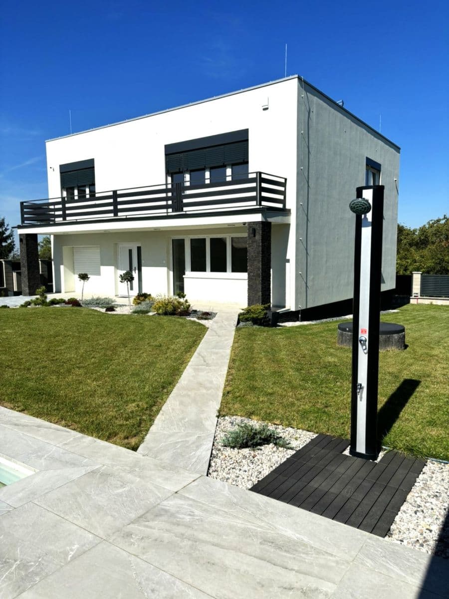 house to rent, 280 m², Sulická, Sulice, Středočeský Region house to rent, 280 m², Sulická, Sulice, Středočeský Region