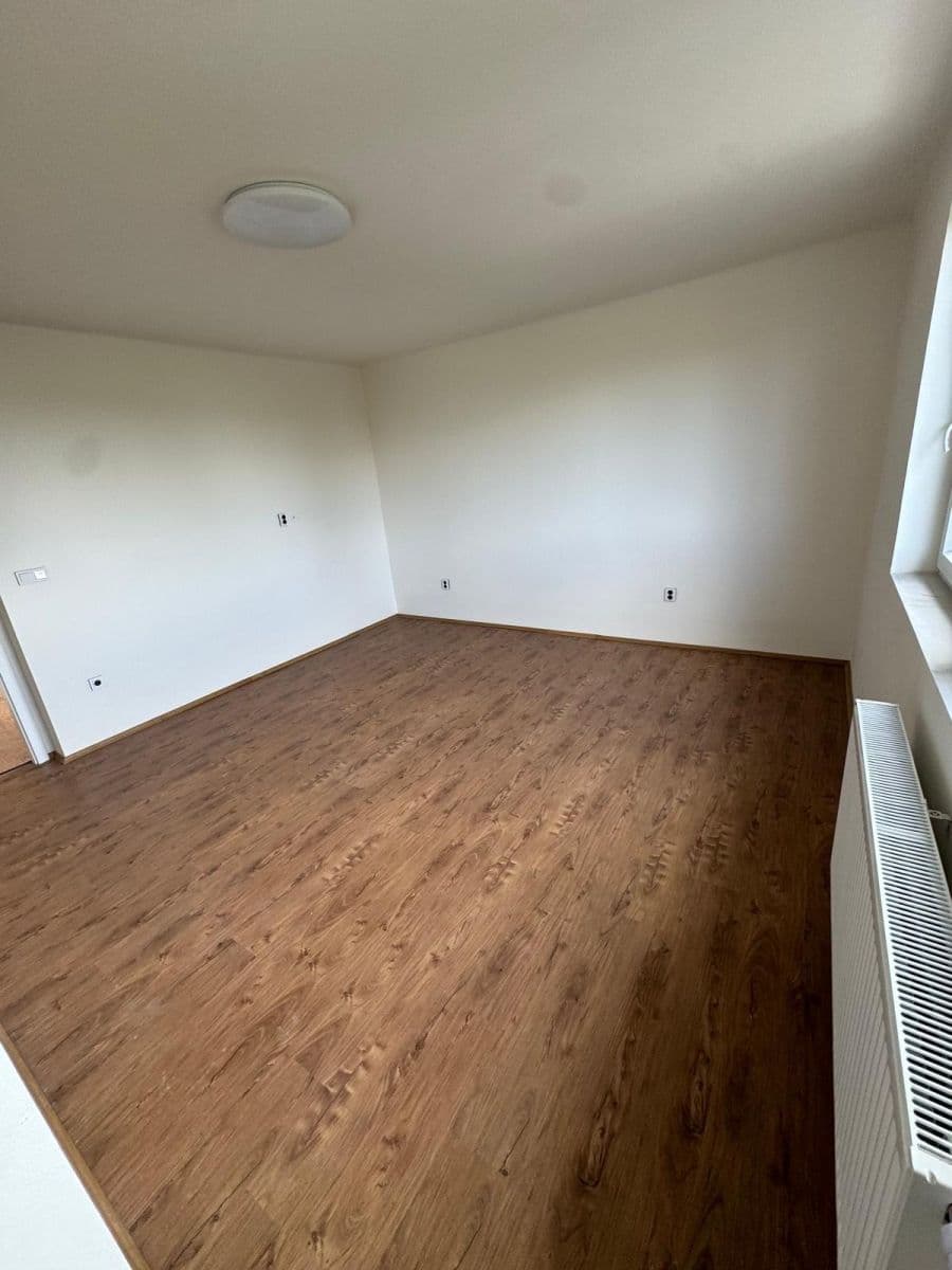 1 bedroom with open-plan kitchen flat to rent, 60 m², Choťánky, Středočeský Region 1 bedroom with open-plan kitchen flat to rent, 60 m², Choťánky, Středočeský Region