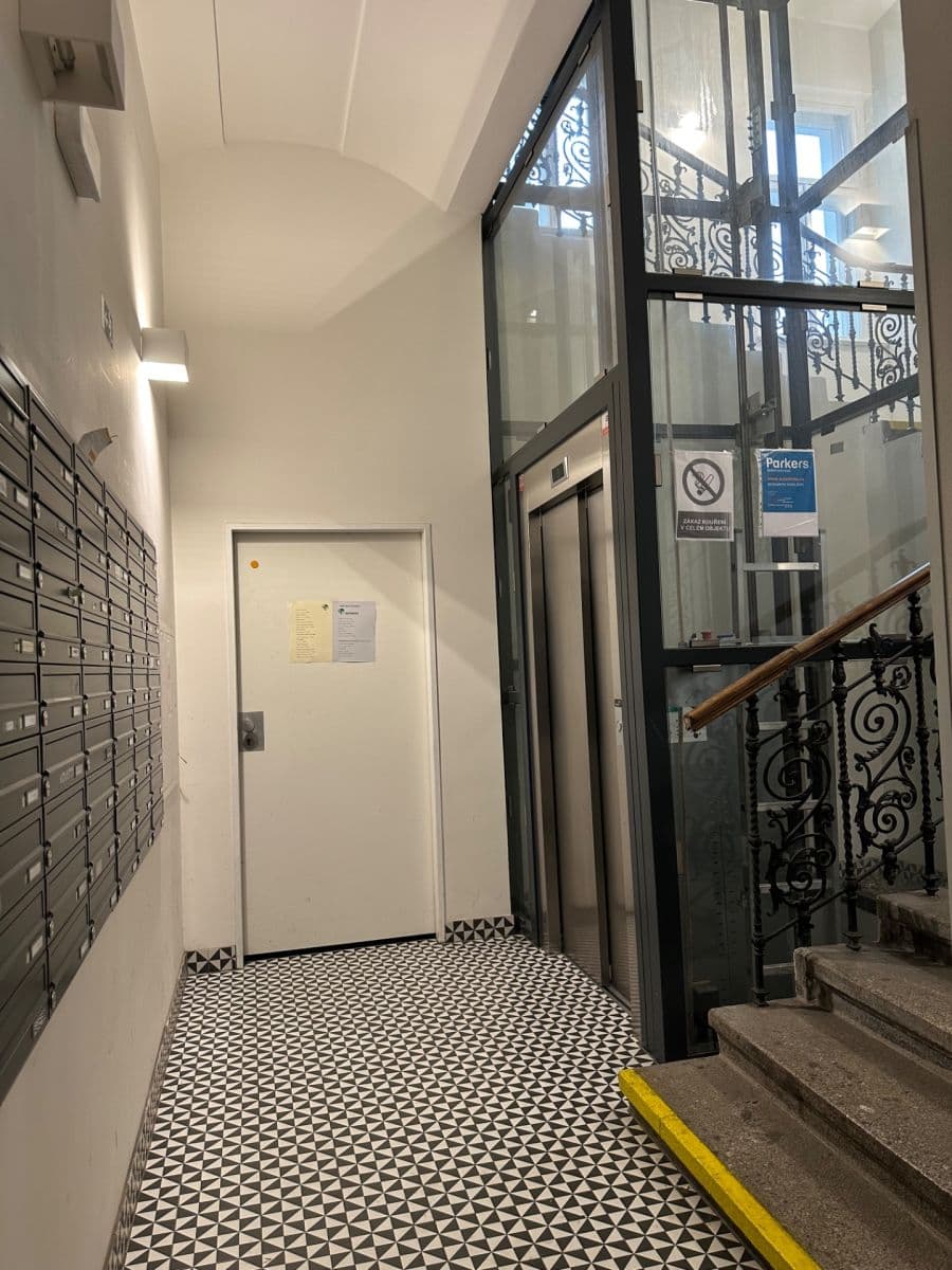 1 bedroom with open-plan kitchen flat for sale, 56 m², Tyršova, Prague, Prague 1 bedroom with open-plan kitchen flat for sale, 56 m², Tyršova, Prague, Prague