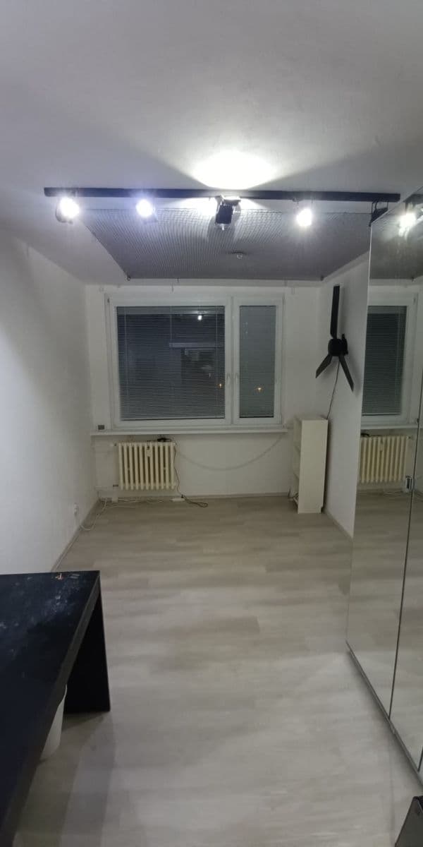 1 bedroom with open-plan kitchen flat to rent, 42 m², Pšenčíkova, Prague, Prague 1 bedroom with open-plan kitchen flat to rent, 42 m², Pšenčíkova, Prague, Prague