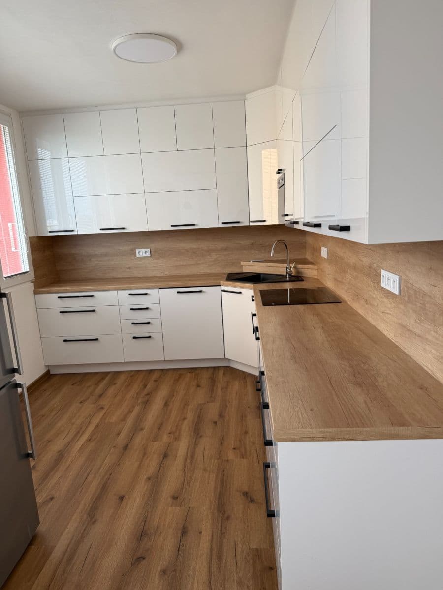 2 bedroom with open-plan kitchen flat to rent, 60 m², Nerudova, Kolín, Středočeský Region 2 bedroom with open-plan kitchen flat to rent, 60 m², Nerudova, Kolín, Středočeský Region