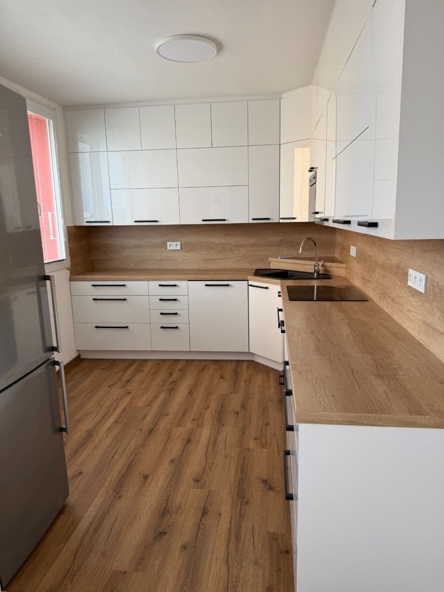 2 bedroom with open-plan kitchen flat to rent, 60 m², Nerudova, Kolín, Středočeský Region 2 bedroom with open-plan kitchen flat to rent, 60 m², Nerudova, Kolín, Středočeský Region