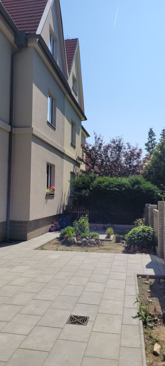 1 bedroom with open-plan kitchen flat to rent, 75 m², Zahradníčkova, Prague, Prague 1 bedroom with open-plan kitchen flat to rent, 75 m², Zahradníčkova, Prague, Prague