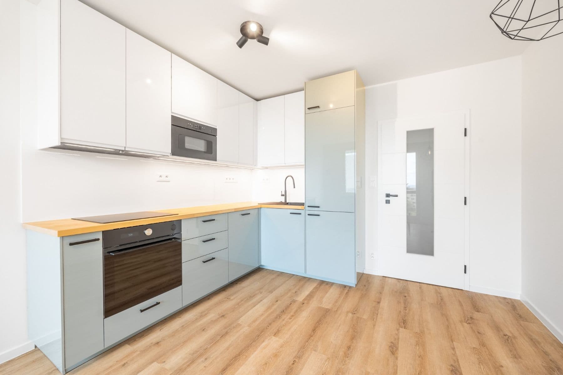 3 bedroom with open-plan kitchen flat for sale, 75 m², Sosnovecká, Prague, Prague 3 bedroom with open-plan kitchen flat for sale, 75 m², Sosnovecká, Prague, Prague