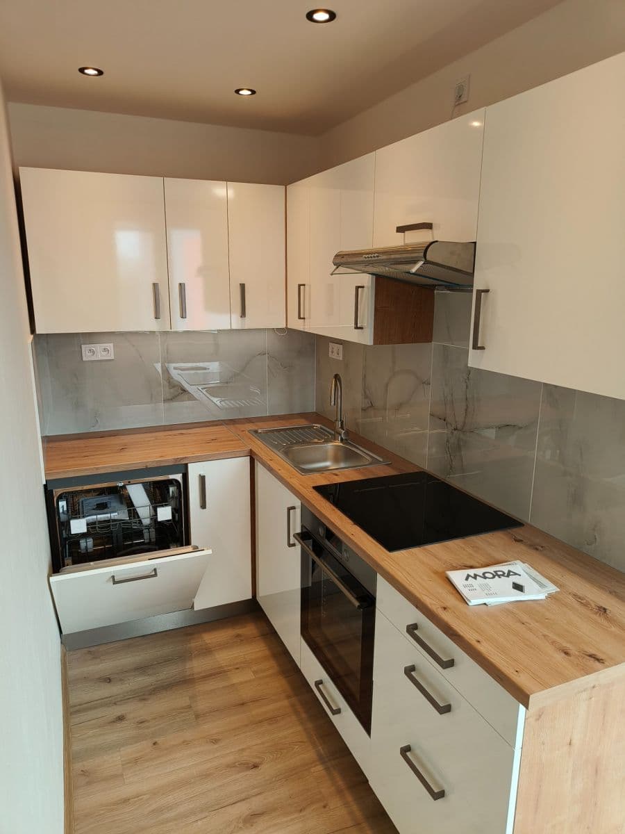 3 bedroom flat to rent, 70 m², Kmochova, Olomouc, Olomoucký Region 3 bedroom flat to rent, 70 m², Kmochova, Olomouc, Olomoucký Region