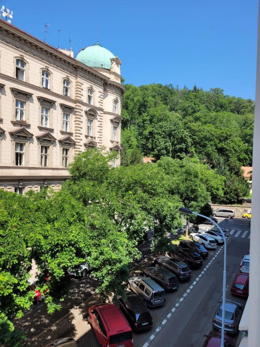 3 bedroom with open-plan kitchen flat to rent, 99 m², Drtinova, Prague, Prague 3 bedroom with open-plan kitchen flat to rent, 99 m², Drtinova, Prague, Prague