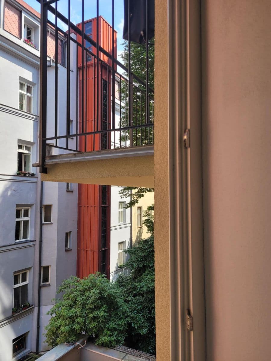 3 bedroom with open-plan kitchen flat to rent, 99 m², Drtinova, Prague, Prague 3 bedroom with open-plan kitchen flat to rent, 99 m², Drtinova, Prague, Prague