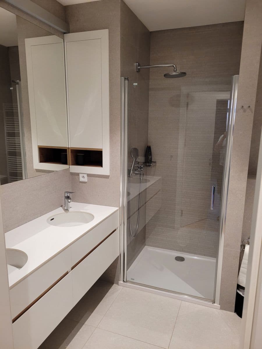 3 bedroom with open-plan kitchen flat to rent, 99 m², Drtinova, Prague, Prague 3 bedroom with open-plan kitchen flat to rent, 99 m², Drtinova, Prague, Prague
