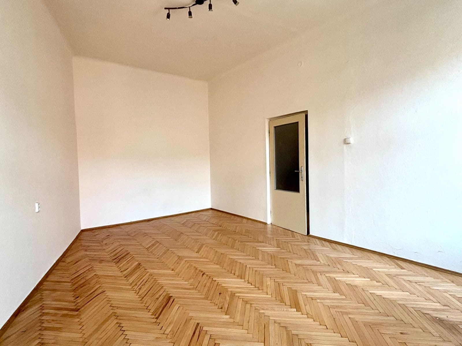 3 bedroom flat to rent, 93 m², Husitská, Prague, Prague 3 bedroom flat to rent, 93 m², Husitská, Prague, Prague