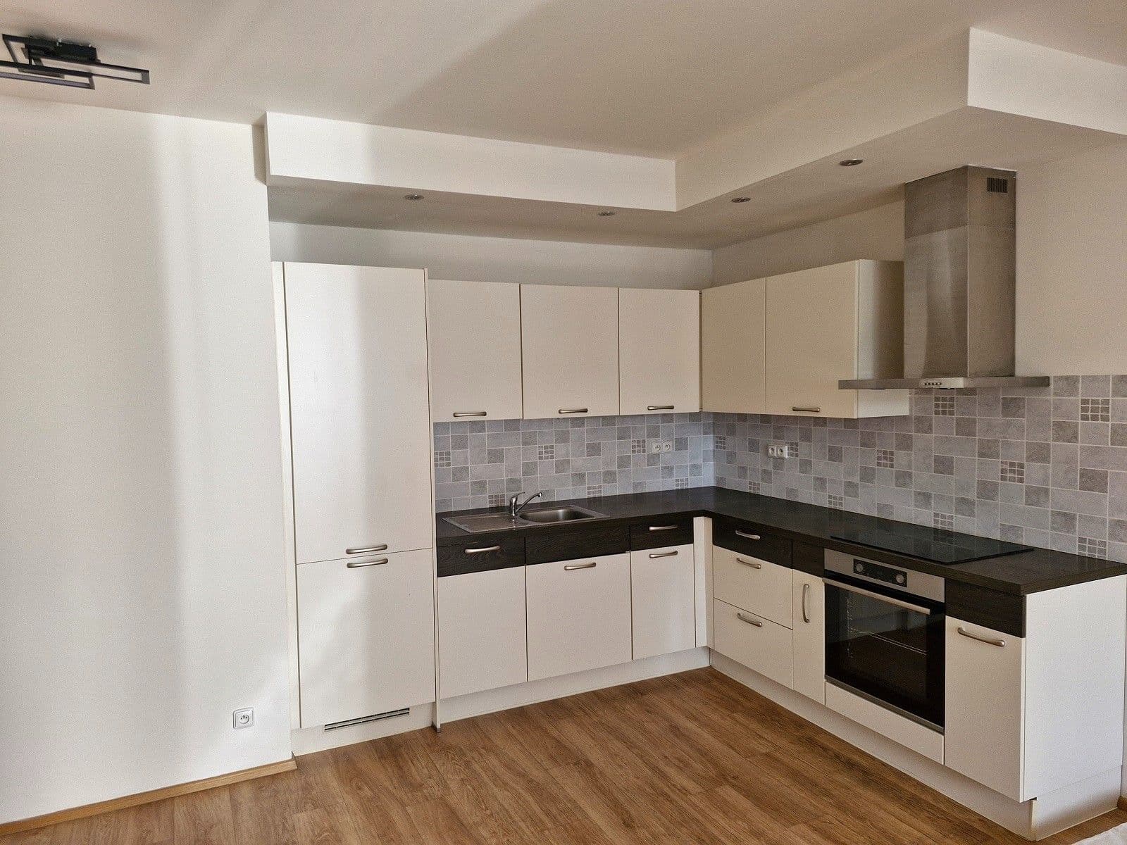 2 bedroom with open-plan kitchen flat to rent, 76 m², Nad Přehradou, Prague, Prague 2 bedroom with open-plan kitchen flat to rent, 76 m², Nad Přehradou, Prague, Prague