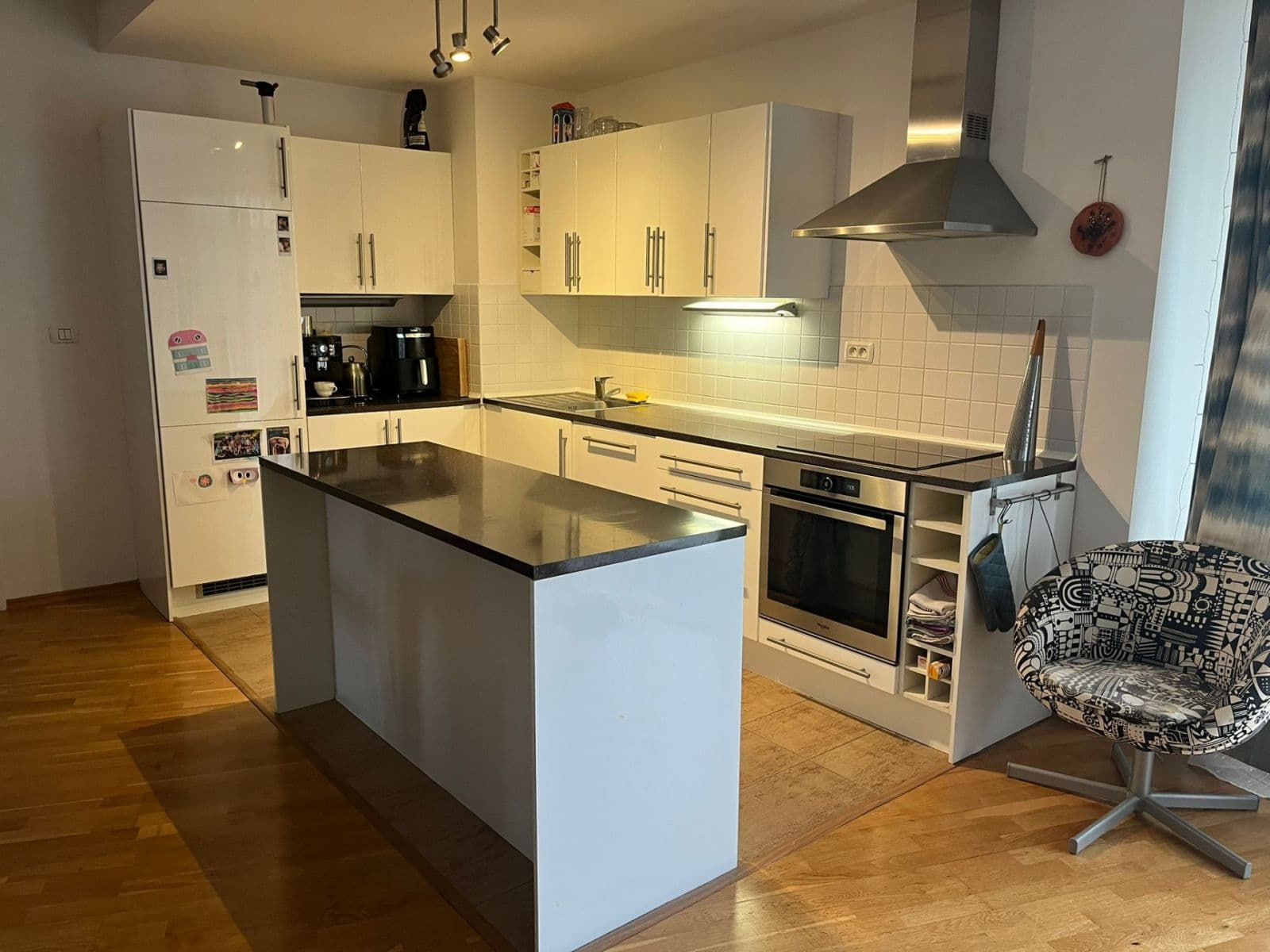 2 bedroom with open-plan kitchen flat to rent, 101 m², Máslova, Prague, Prague 2 bedroom with open-plan kitchen flat to rent, 101 m², Máslova, Prague, Prague
