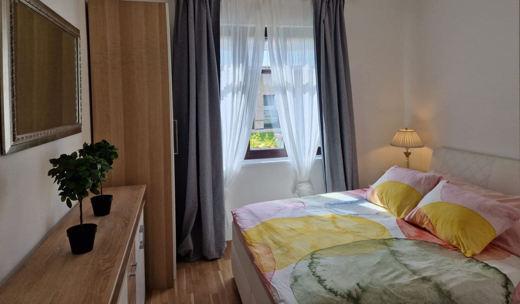 Studio flat to rent, 29 m², Husovo náměstí, Hostivice, Středočeský Region Studio flat to rent, 29 m², Husovo náměstí, Hostivice, Středočeský Region