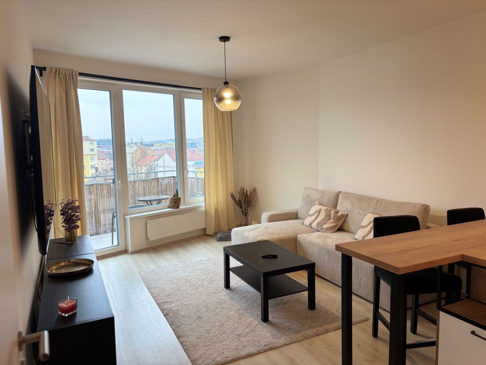 1 bedroom with open-plan kitchen flat to rent, 58 m², Čerpadlová, Prague, Prague 1 bedroom with open-plan kitchen flat to rent, 58 m², Čerpadlová, Prague, Prague