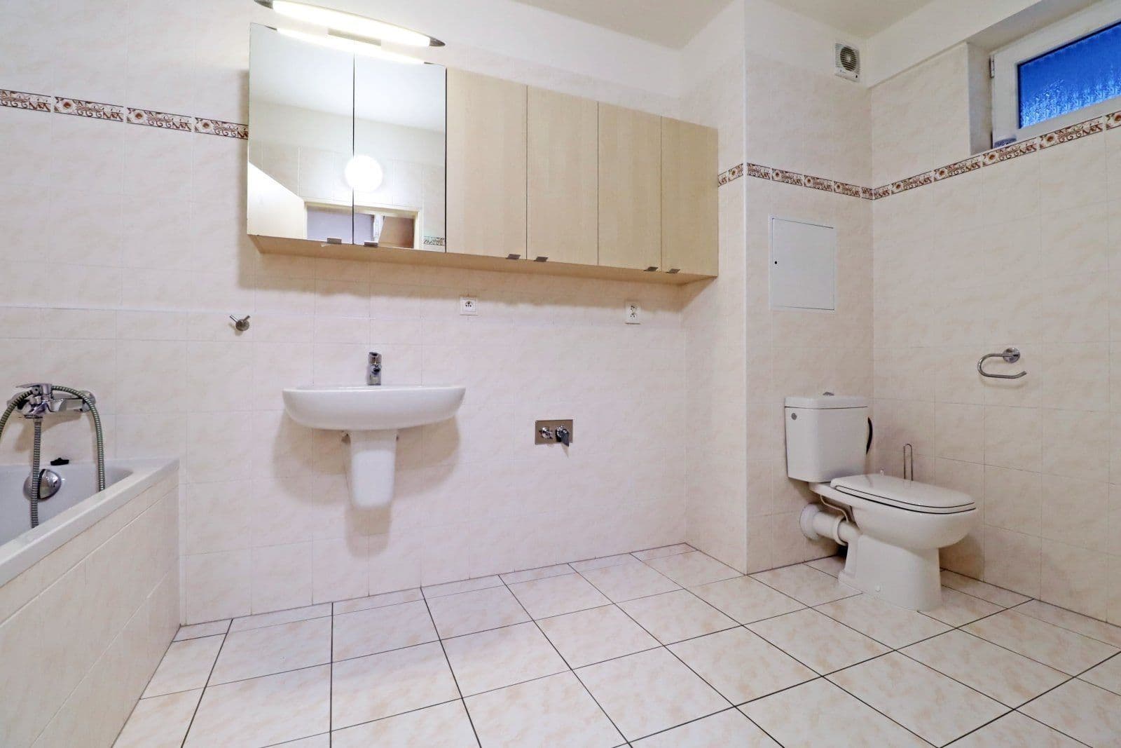 1 bedroom with open-plan kitchen flat to rent, 56 m², Marešova, Prague, Prague 1 bedroom with open-plan kitchen flat to rent, 56 m², Marešova, Prague, Prague