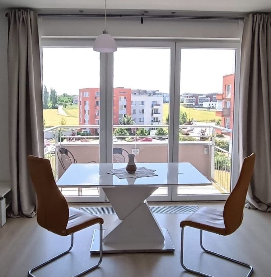 Studio flat to rent, 37 m², Hlučkova, Prague, Prague Studio flat to rent, 37 m², Hlučkova, Prague, Prague