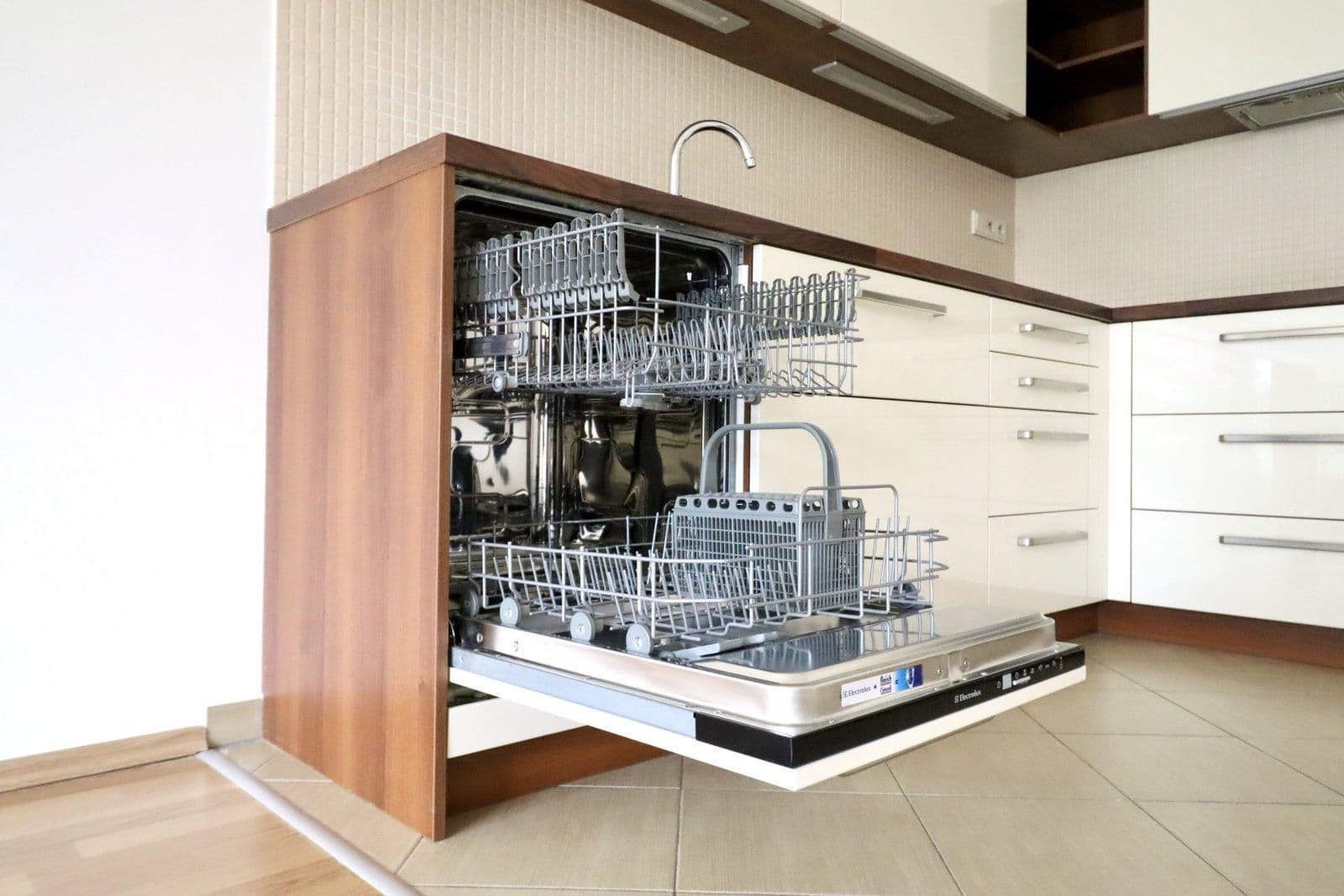 1 bedroom with open-plan kitchen flat to rent, 61 m², Přeučilova, Prague, Prague 1 bedroom with open-plan kitchen flat to rent, 61 m², Přeučilova, Prague, Prague