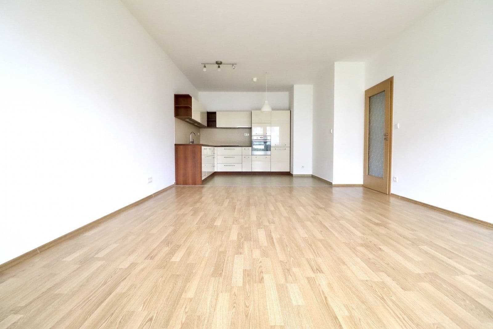 1 bedroom with open-plan kitchen flat to rent, 61 m², Přeučilova, Prague, Prague 1 bedroom with open-plan kitchen flat to rent, 61 m², Přeučilova, Prague, Prague