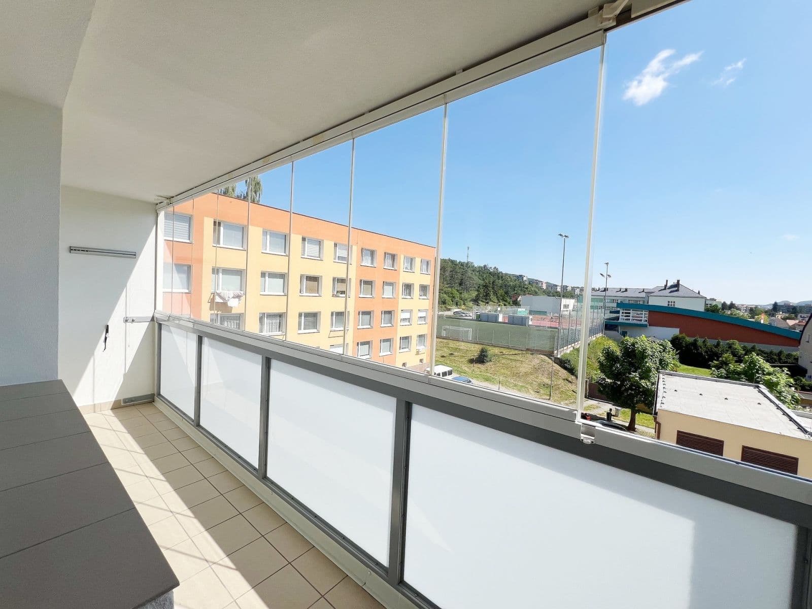 3 bedroom flat to rent, 70 m², Nad Stadionem, Králův Dvůr, Středočeský Region 3 bedroom flat to rent, 70 m², Nad Stadionem, Králův Dvůr, Středočeský Region