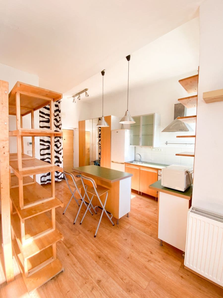 Studio flat to rent, 30 m², Železničního pluku, Pardubice, Pardubický Region Studio flat to rent, 30 m², Železničního pluku, Pardubice, Pardubický Region