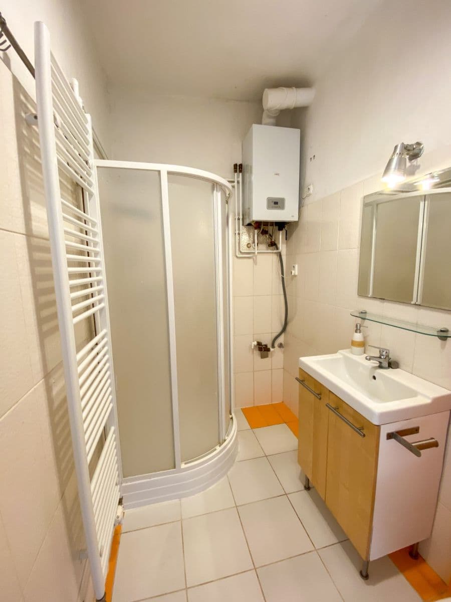 Studio flat to rent, 30 m², Železničního pluku, Pardubice, Pardubický Region Studio flat to rent, 30 m², Železničního pluku, Pardubice, Pardubický Region