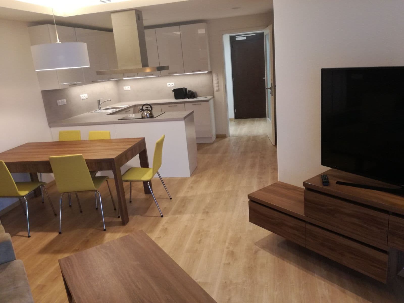 2 bedroom with open-plan kitchen flat to rent, 87 m², Mukařovského, Prague, Prague 2 bedroom with open-plan kitchen flat to rent, 87 m², Mukařovského, Prague, Prague