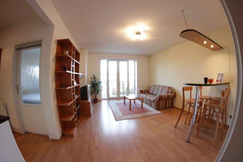 1 bedroom with open-plan kitchen flat to rent, 50 m², Ve Stromkách, Vestec, Středočeský Region 1 bedroom with open-plan kitchen flat to rent, 50 m², Ve Stromkách, Vestec, Středočeský Region