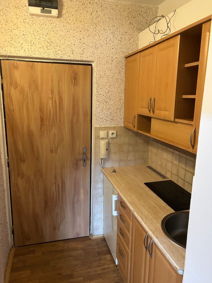 Studio flat to rent, 20 m², Jedovnická, Brno, Jihomoravský Region Studio flat to rent, 20 m², Jedovnická, Brno, Jihomoravský Region