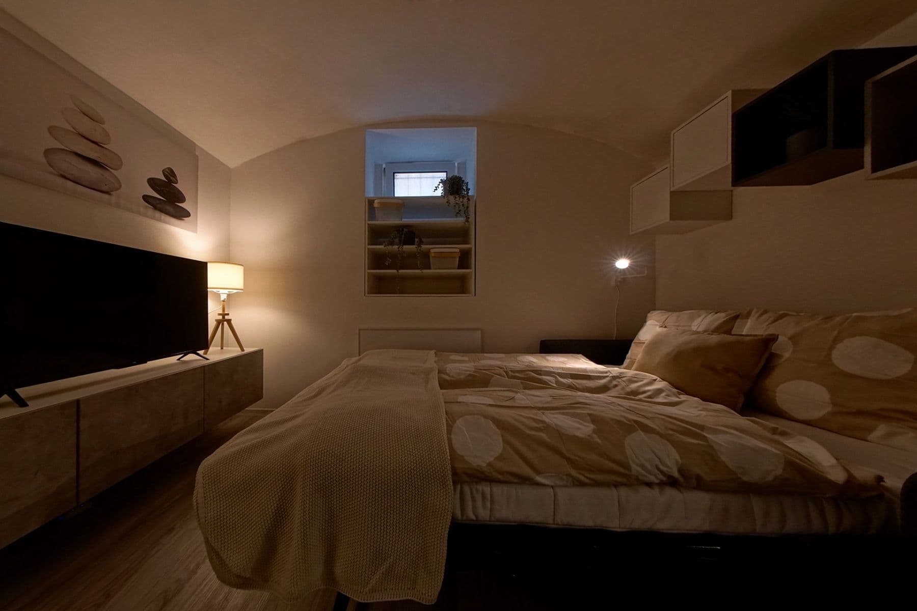 1 bedroom with open-plan kitchen flat to rent, 21 m², Holandská, Prague, Prague 1 bedroom with open-plan kitchen flat to rent, 21 m², Holandská, Prague, Prague
