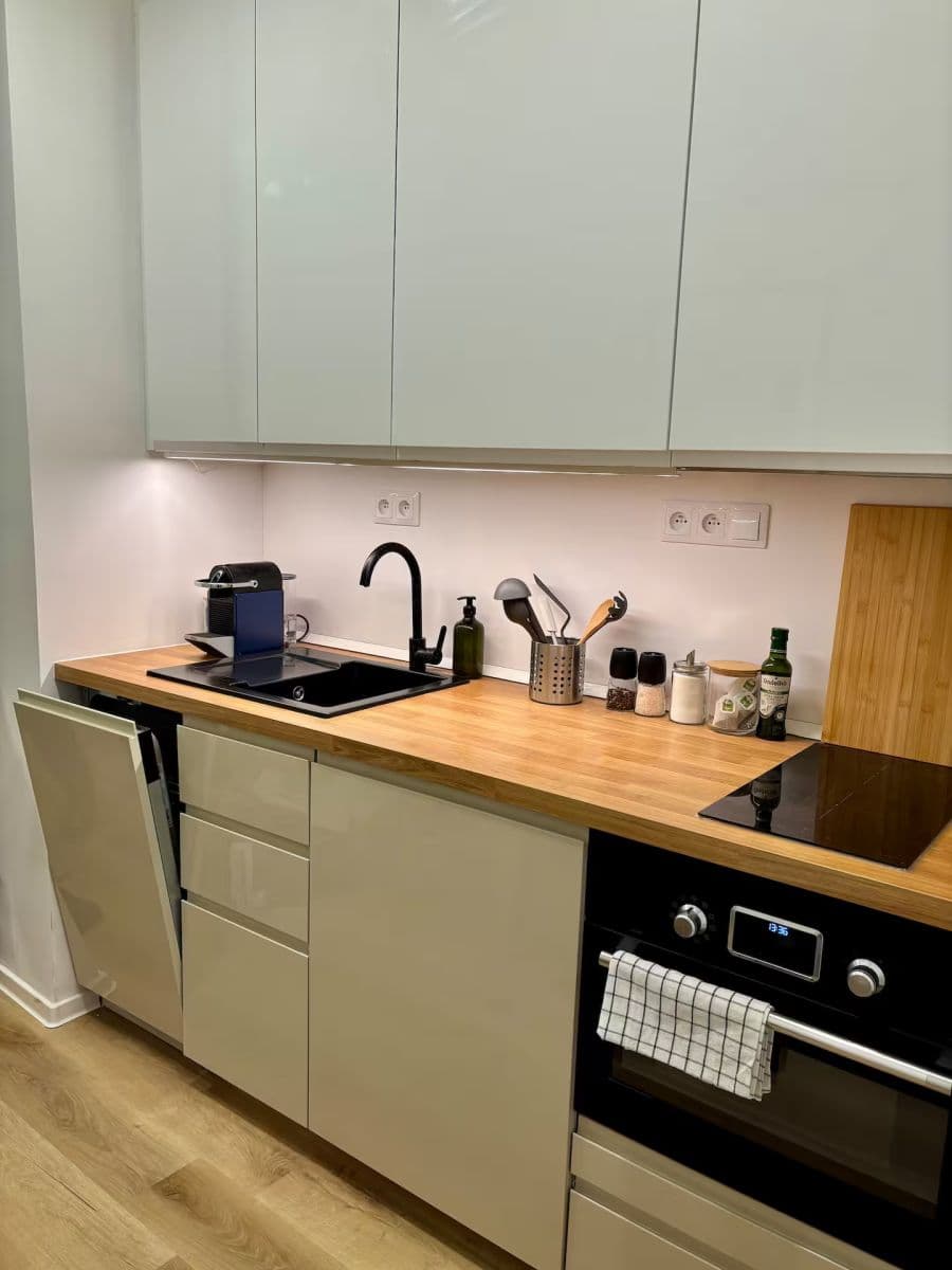 Studio flat to rent, 34 m², Dělnická, Prague, Prague Studio flat to rent, 34 m², Dělnická, Prague, Prague