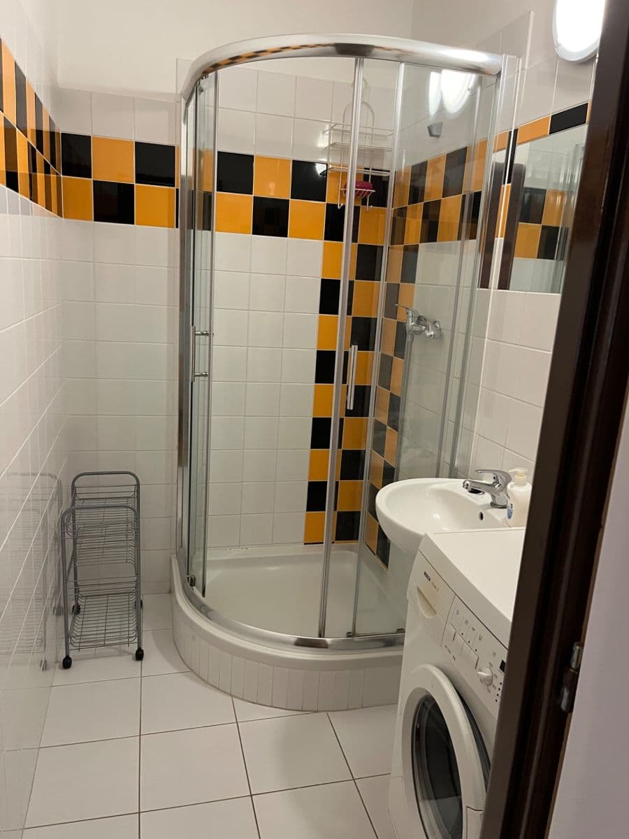 1 bedroom with open-plan kitchen flat to rent, 45 m², Chabařovická, Prague, Prague 1 bedroom with open-plan kitchen flat to rent, 45 m², Chabařovická, Prague, Prague