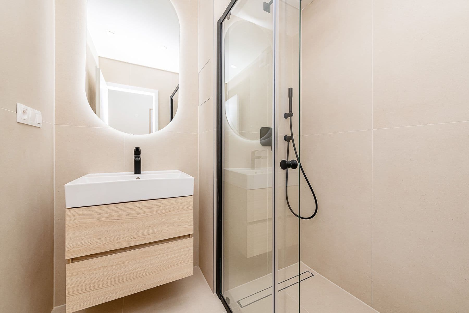 1 bedroom with open-plan kitchen flat for sale, 47 m², Polská, Prague, Prague 1 bedroom with open-plan kitchen flat for sale, 47 m², Polská, Prague, Prague