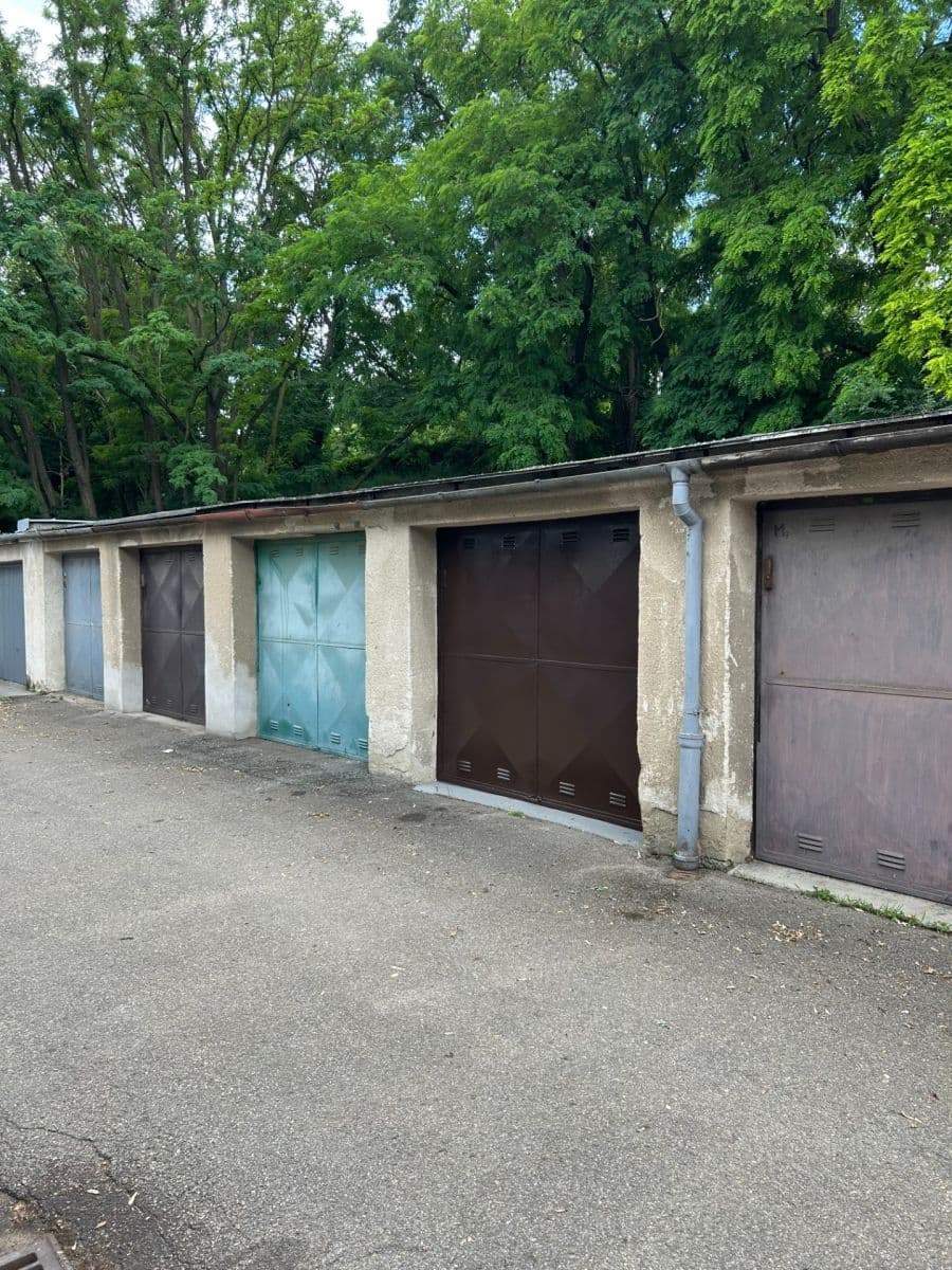 garage to rent, 15 m², Horní, Brno, Jihomoravský Region garage to rent, 15 m², Horní, Brno, Jihomoravský Region