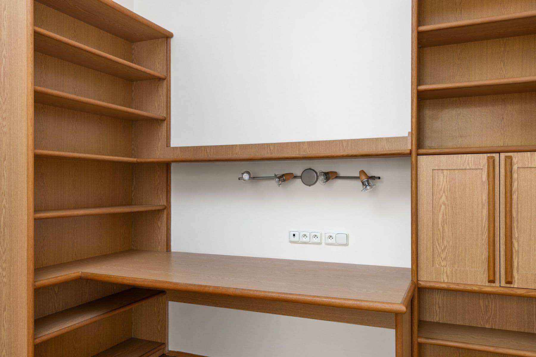 2 bedroom with open-plan kitchen flat to rent, 104 m², dr. Zikmunda Wintra, Prague, Prague 2 bedroom with open-plan kitchen flat to rent, 104 m², dr. Zikmunda Wintra, Prague, Prague