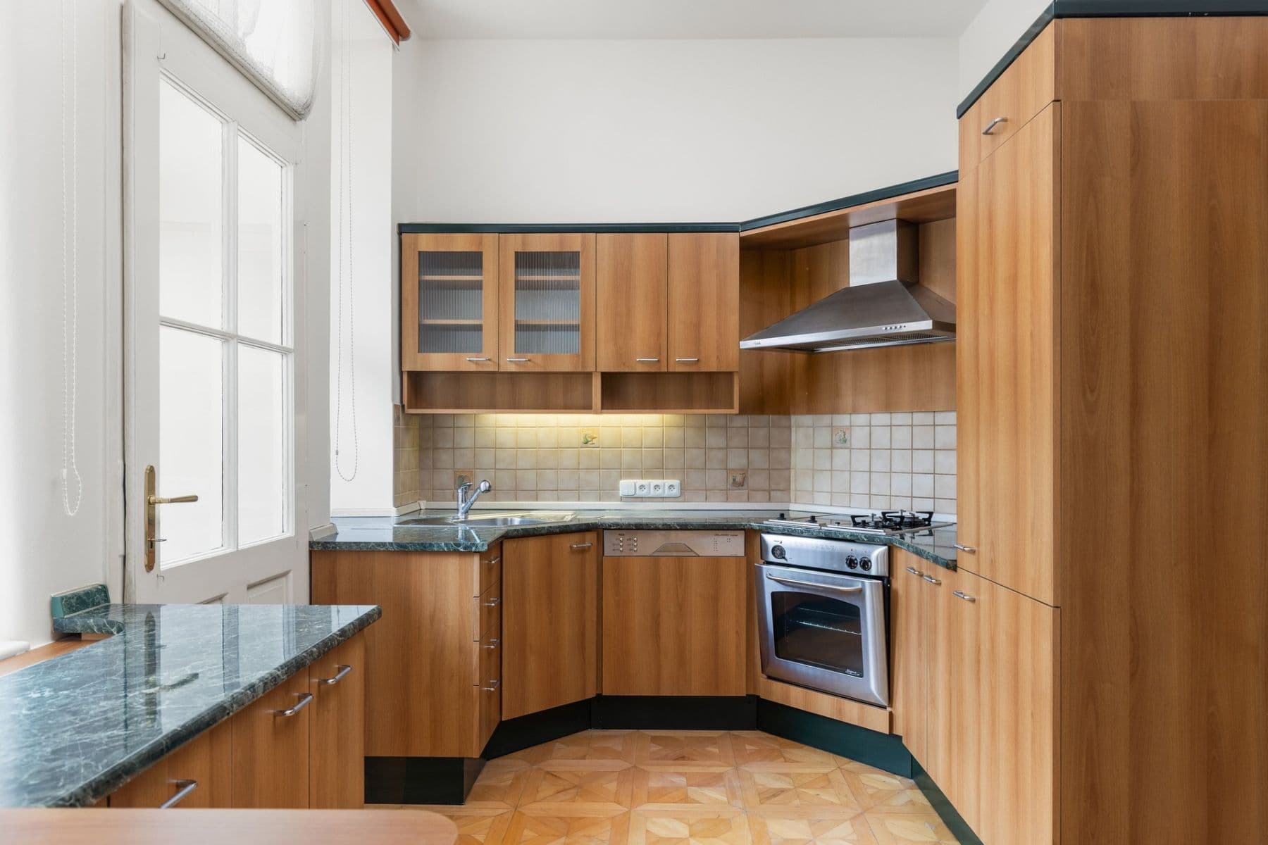 2 bedroom with open-plan kitchen flat to rent, 104 m², dr. Zikmunda Wintra, Prague, Prague 2 bedroom with open-plan kitchen flat to rent, 104 m², dr. Zikmunda Wintra, Prague, Prague
