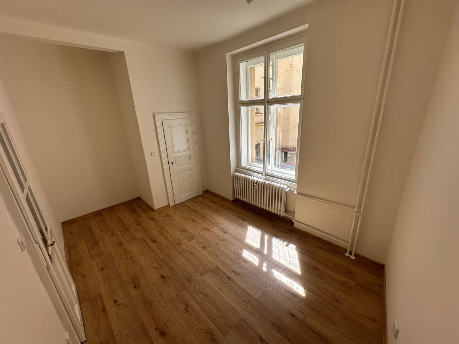 2 bedroom with open-plan kitchen flat to rent, 72 m², Soukenická, Prague, Prague 2 bedroom with open-plan kitchen flat to rent, 72 m², Soukenická, Prague, Prague