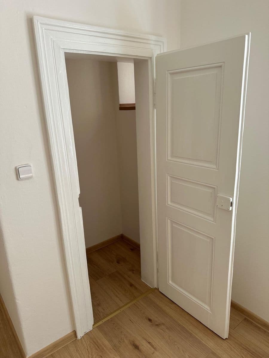 2 bedroom with open-plan kitchen flat to rent, 72 m², Soukenická, Prague, Prague 2 bedroom with open-plan kitchen flat to rent, 72 m², Soukenická, Prague, Prague