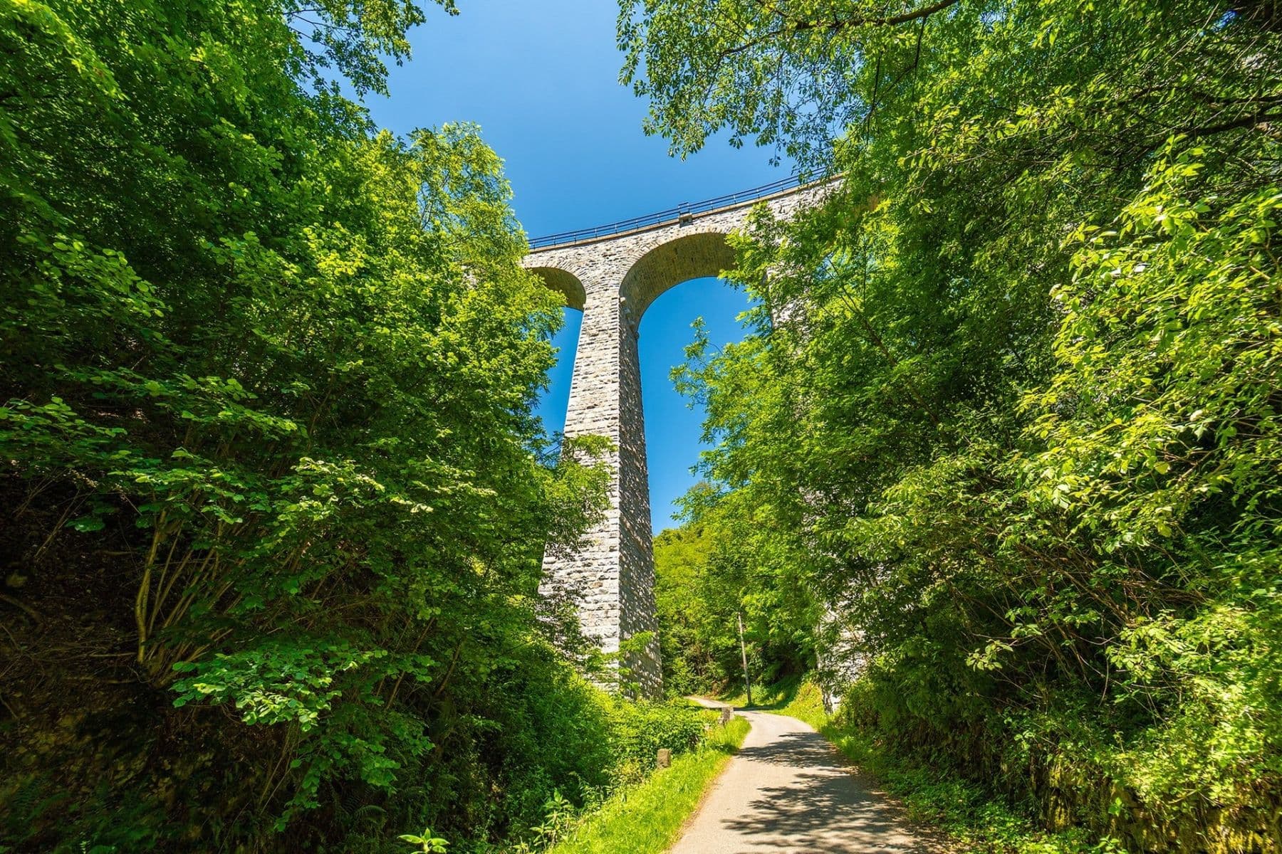 non-residential property to rent, 700 m², Jílové u Prahy, Středočeský Region non-residential property to rent, 700 m², Jílové u Prahy, Středočeský Region