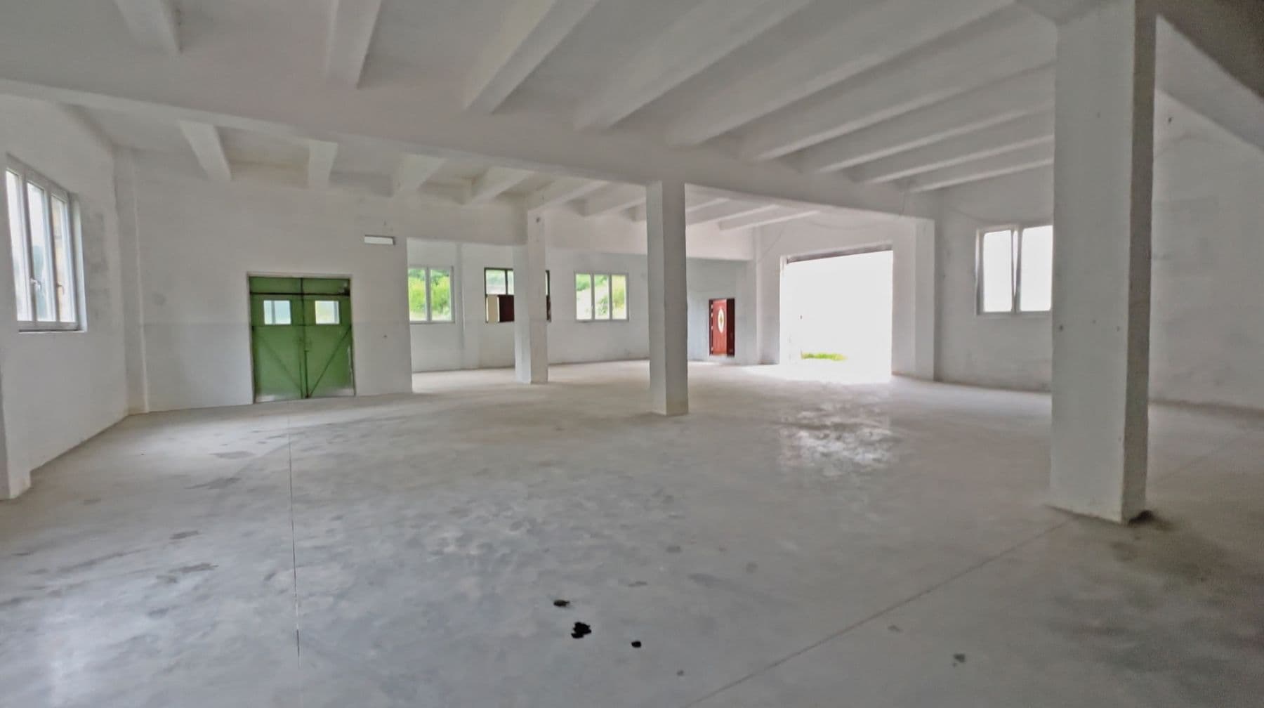 non-residential property to rent, 700 m², Jílové u Prahy, Středočeský Region non-residential property to rent, 700 m², Jílové u Prahy, Středočeský Region