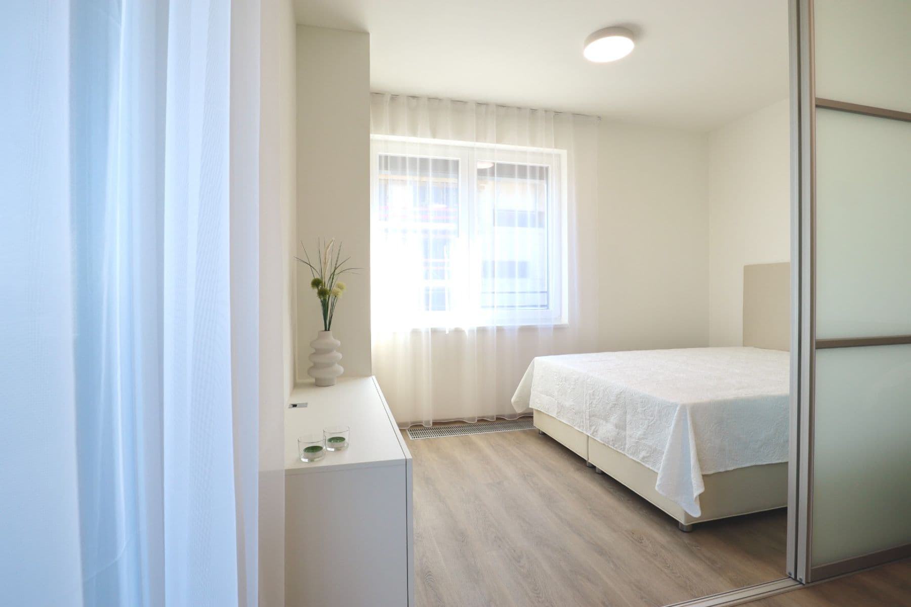 2 bedroom with open-plan kitchen flat to rent, 72 m², Výstavní, Prague, Prague 2 bedroom with open-plan kitchen flat to rent, 72 m², Výstavní, Prague, Prague