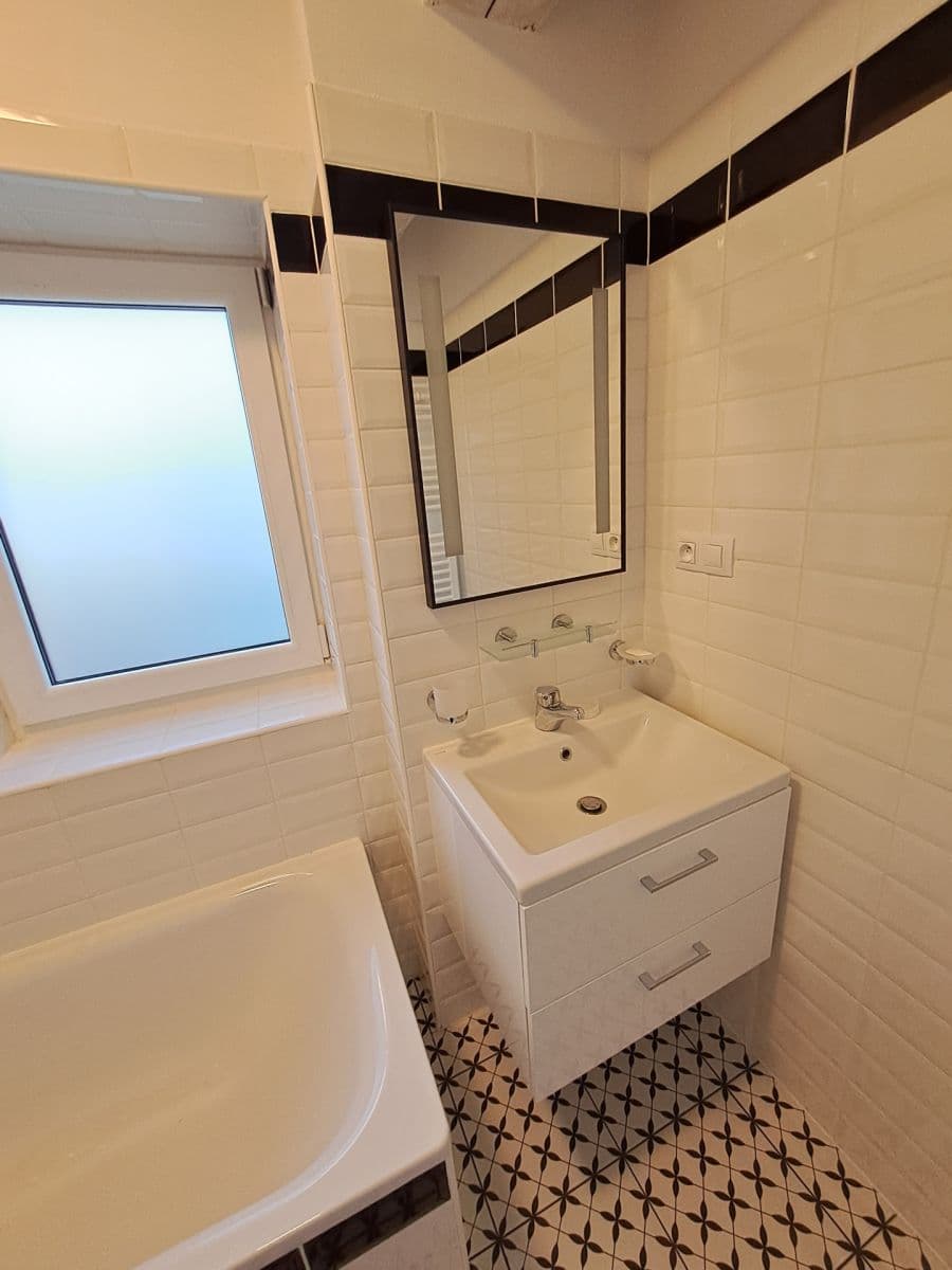 1 bedroom with open-plan kitchen flat to rent, 48 m², Za rybníkem, Lišany, Středočeský Region 1 bedroom with open-plan kitchen flat to rent, 48 m², Za rybníkem, Lišany, Středočeský Region