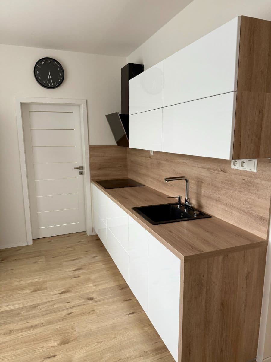 4 bedroom flat to rent, 84 m², Bzenecká, Plzeň, Plzeňský Region 4 bedroom flat to rent, 84 m², Bzenecká, Plzeň, Plzeňský Region