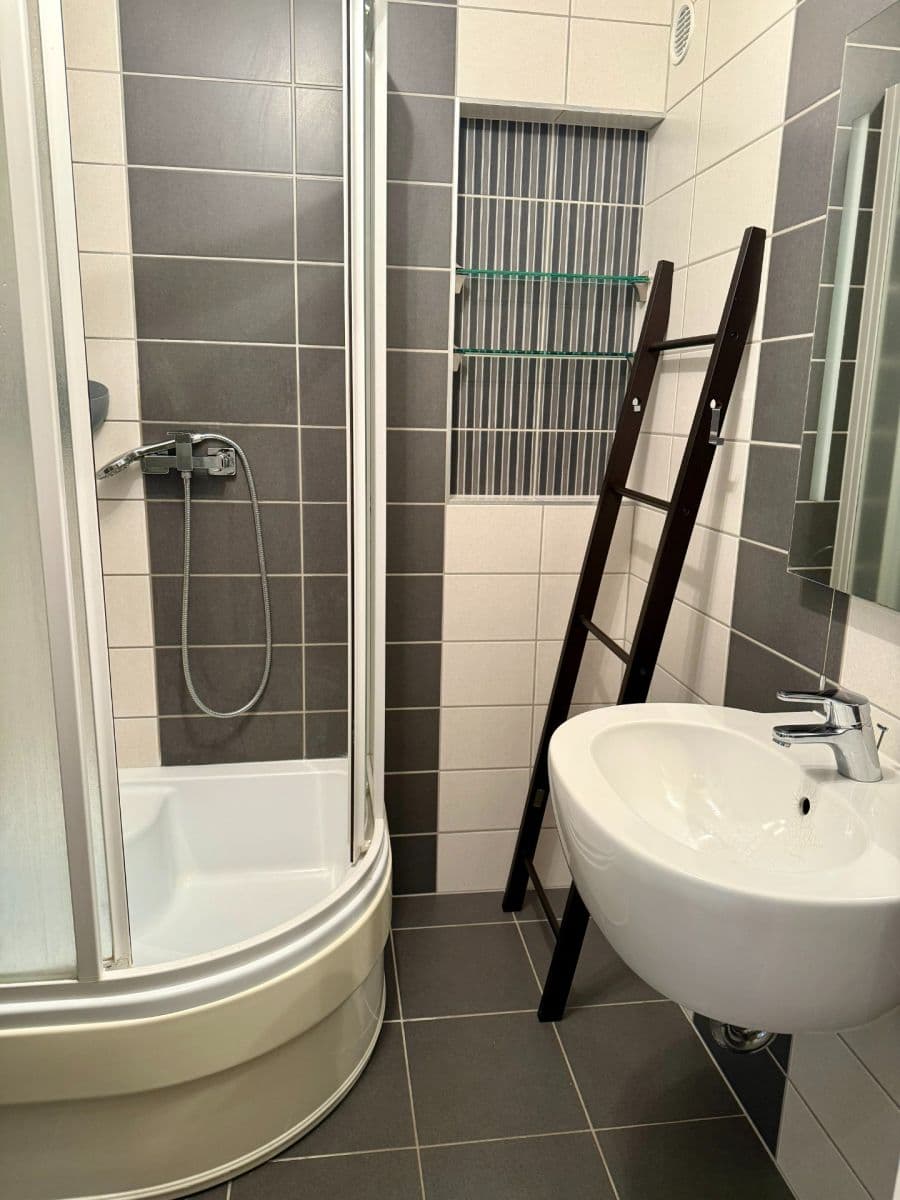 4 bedroom flat to rent, 84 m², Bzenecká, Plzeň, Plzeňský Region 4 bedroom flat to rent, 84 m², Bzenecká, Plzeň, Plzeňský Region