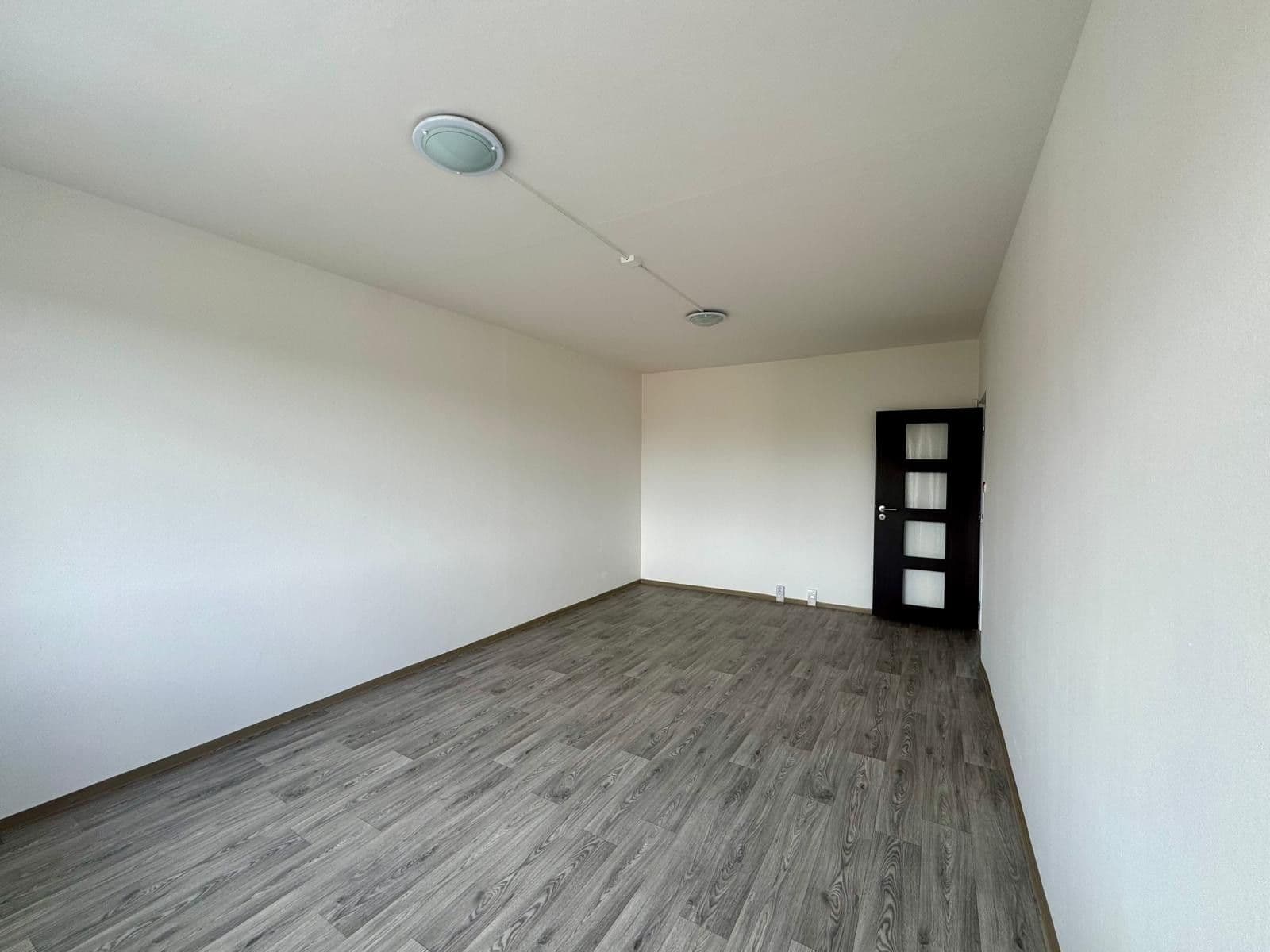 4 bedroom with open-plan kitchen flat to rent, 89 m², Turistická, Plzeň, Plzeňský Region 4 bedroom with open-plan kitchen flat to rent, 89 m², Turistická, Plzeň, Plzeňský Region