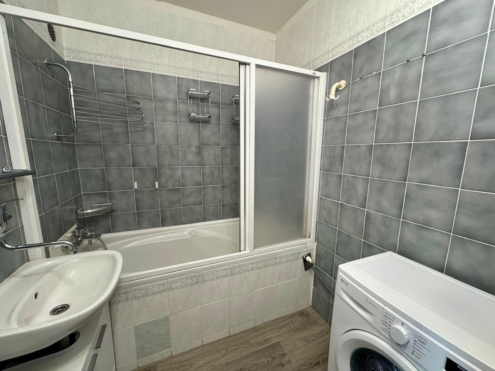 4 bedroom with open-plan kitchen flat to rent, 89 m², Turistická, Plzeň, Plzeňský Region 4 bedroom with open-plan kitchen flat to rent, 89 m², Turistická, Plzeň, Plzeňský Region