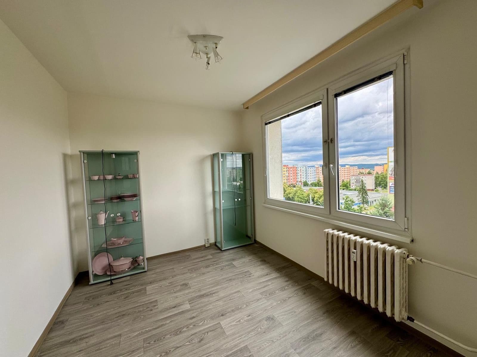 4 bedroom with open-plan kitchen flat to rent, 89 m², Turistická, Plzeň, Plzeňský Region 4 bedroom with open-plan kitchen flat to rent, 89 m², Turistická, Plzeň, Plzeňský Region