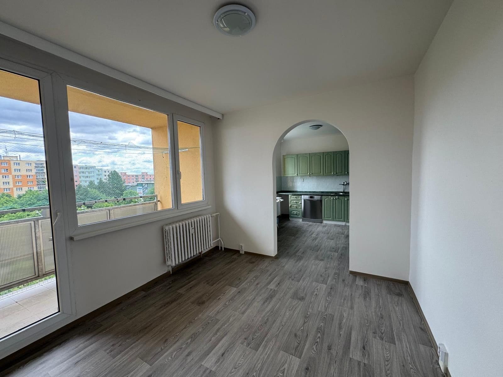 4 bedroom with open-plan kitchen flat to rent, 89 m², Turistická, Plzeň, Plzeňský Region 4 bedroom with open-plan kitchen flat to rent, 89 m², Turistická, Plzeň, Plzeňský Region